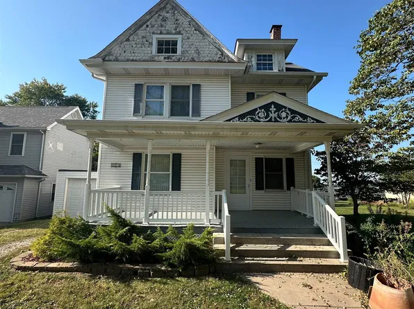 381 E 3rd St, Dallas City, IL 62330