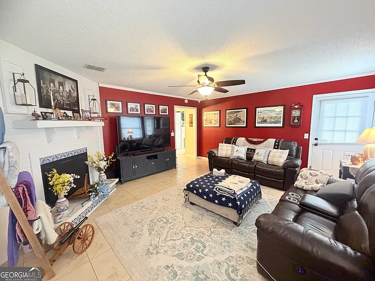 130 Woodvalley Dr — Photo 6