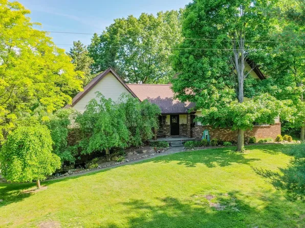 6499 Tubspring Rd, Almont, MI 48003