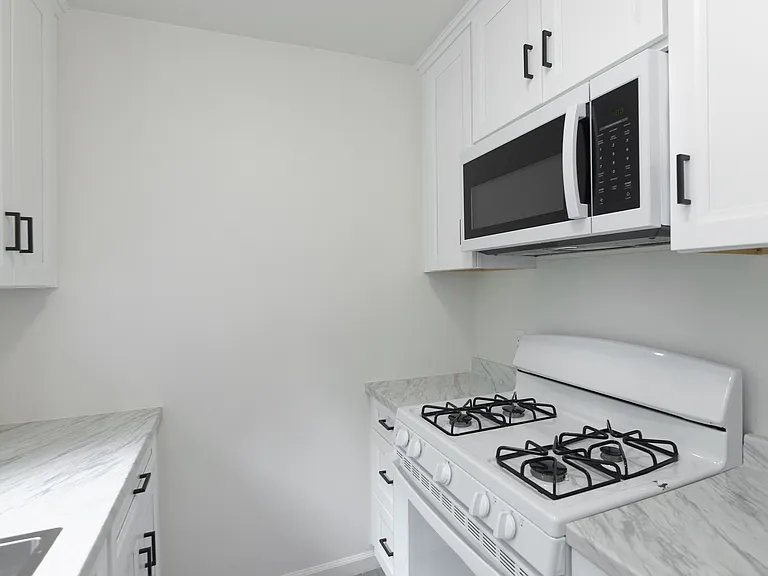 4357 Illinois St — Photo 13