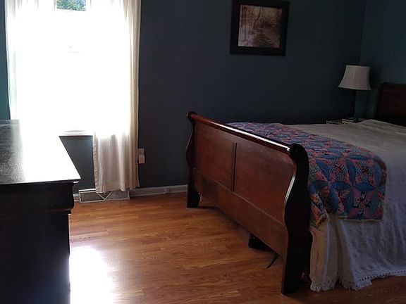 Master bedroom w/ half bath 