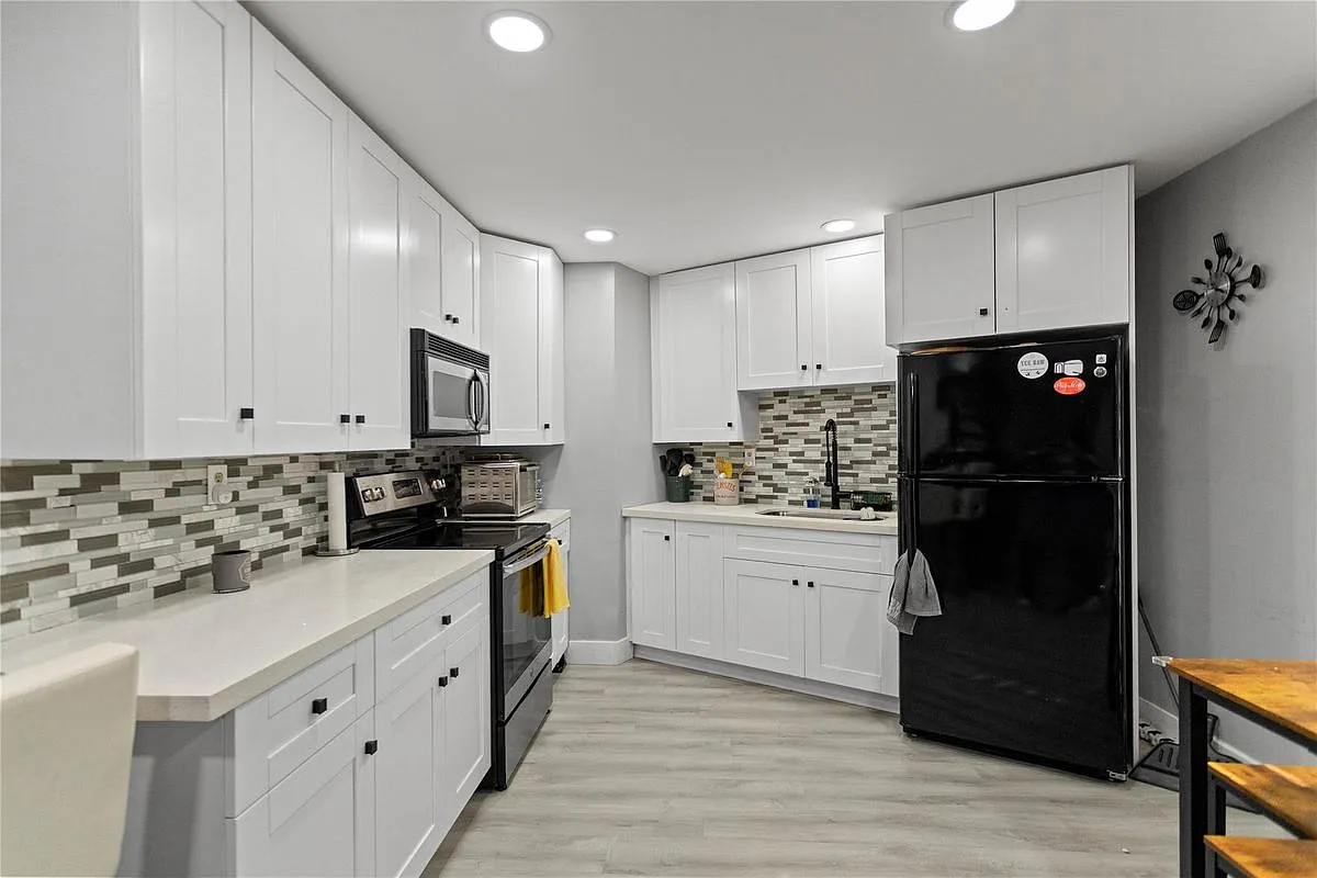 2 bed, 3.0 bath, 1302 sqft, $2,700 — Photo 2