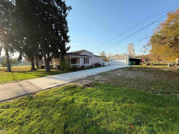 52601 Base St