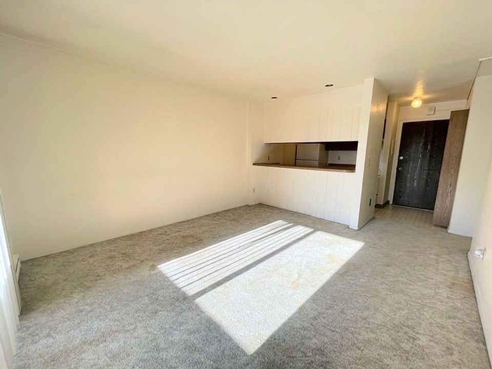 1st image of 926 W 26th Ave #308