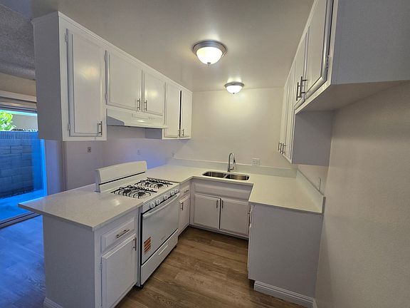 5th image of 2718 Florida St #B