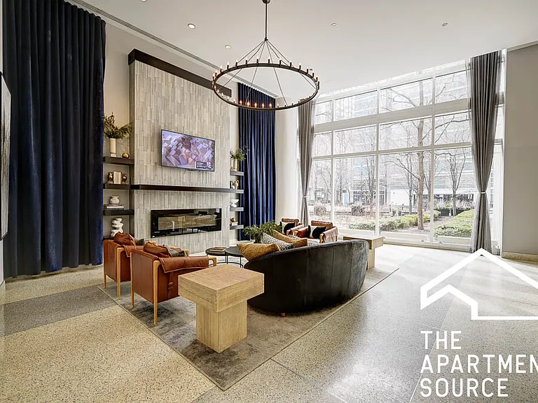 355 E Ohio Studio #STUDIO — Photo 15
