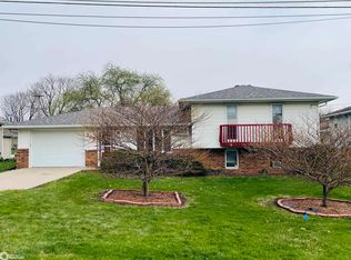 208 S Lincoln St, New Sharon, IA
