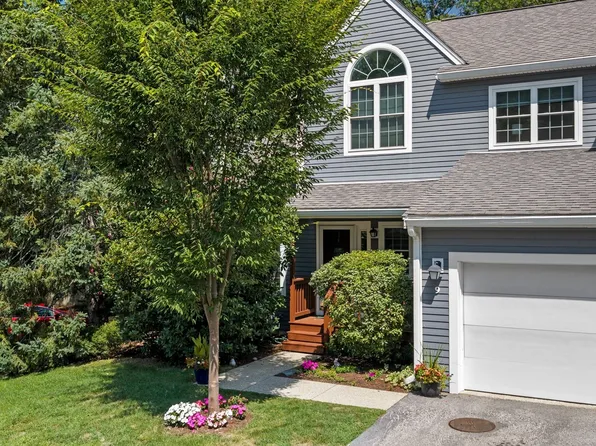 9 Bishops Forest Dr #9, Waltham, MA 02452