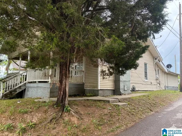 1314 Saint Charles St, Florence, AL 35630