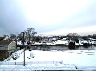 62 Alhambra Rd, Massapequa, NY 11758