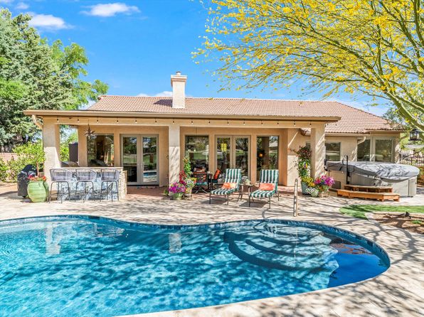 1374 N Night Heron Dr, Green Valley, AZ 85614
