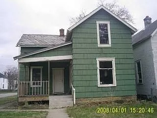 342 Clarendon Ave photo 1