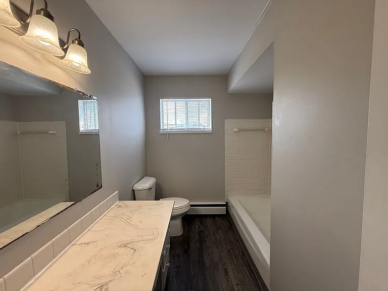 2860 Taft Ave SW — Photo 9