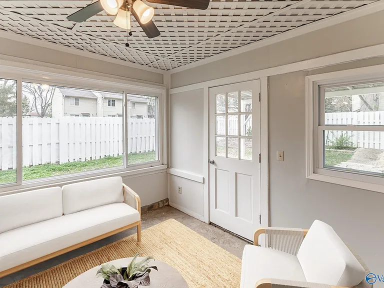 401 Hobbs Rd SE — Photo 23