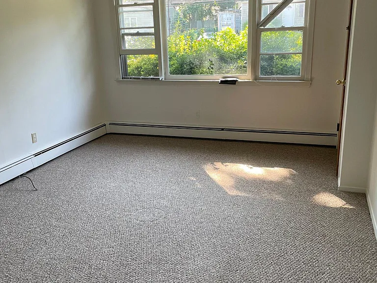 28 Warner Ln #1 — Photo 9