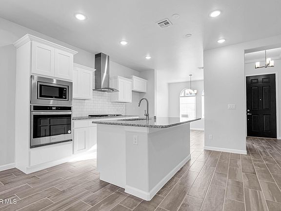 5th image of 260 Huntstanton St