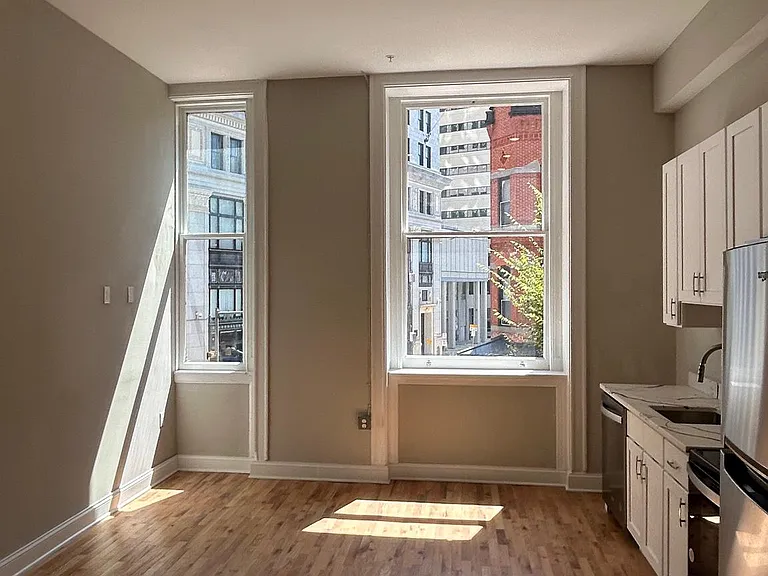 100 W Lexington St #204 — Photo 23