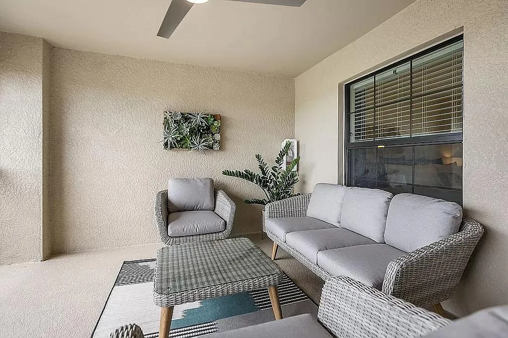 5684 Palmer Cir — Photo 1