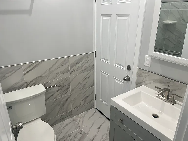 429 E Elk Ave #3 — Photo 10