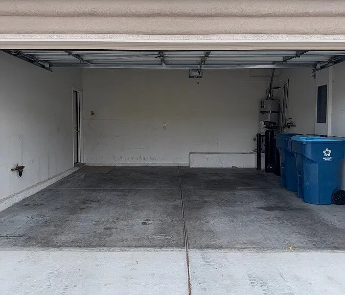 8475 Regal Hills Ct — Photo 36