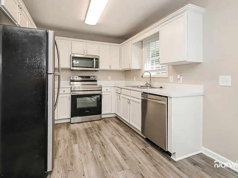 64 Maple Hill Dr — Photo 2
