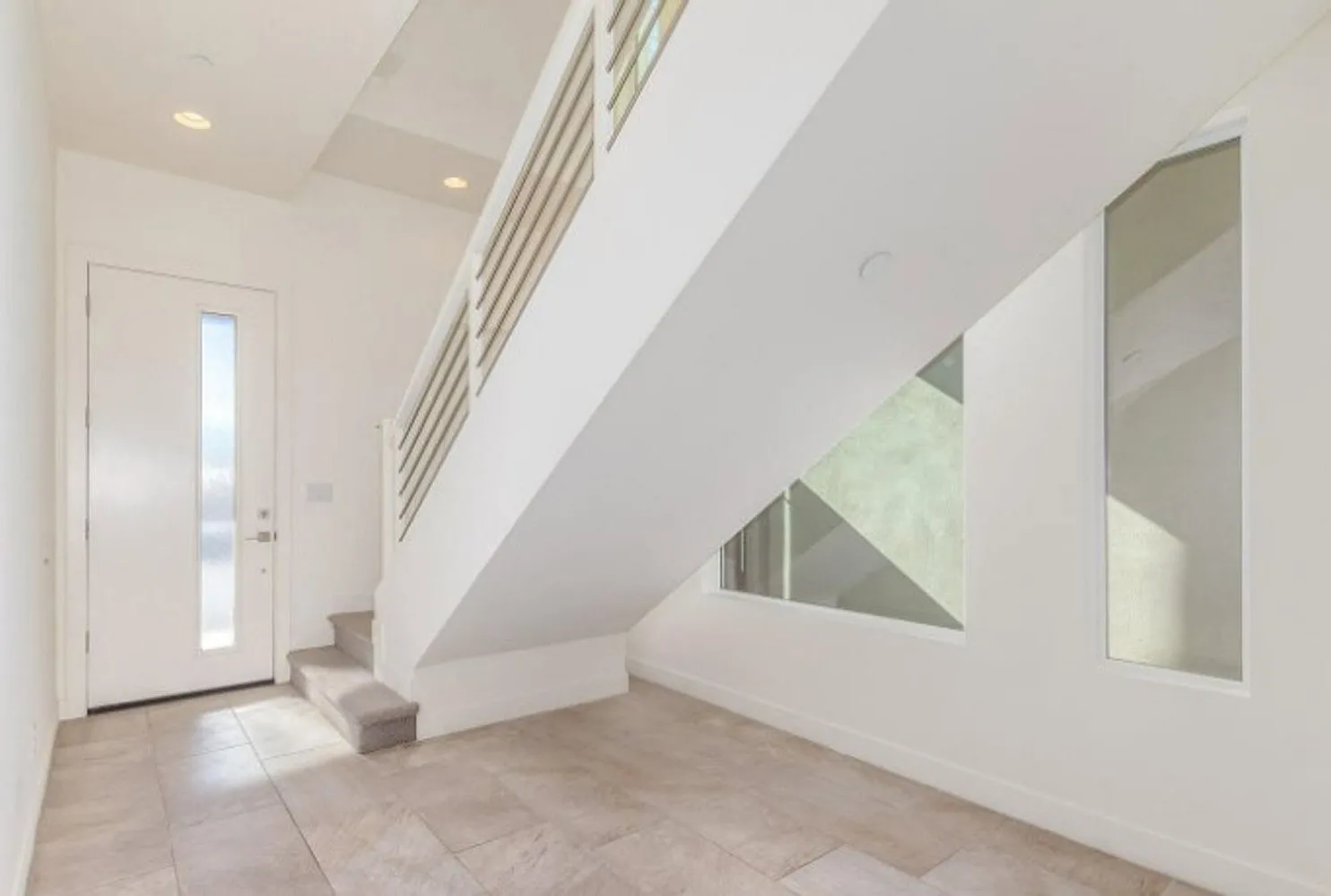 3 bed, 2.5 bath, 2628 sqft, $4,300 — Photo 4