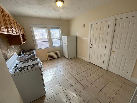 2nd image of 410 S 10th Ave APT 3