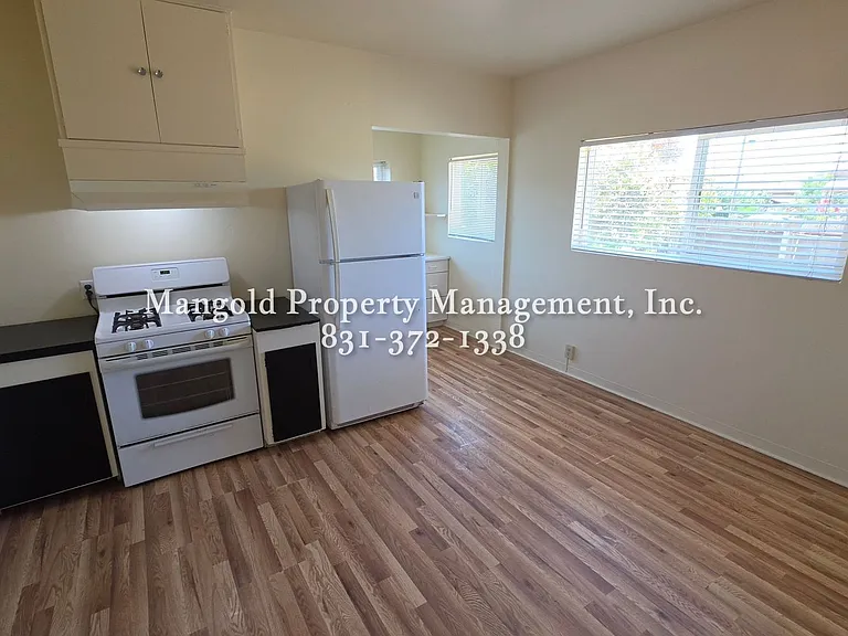 24274 Washington St — Photo 8