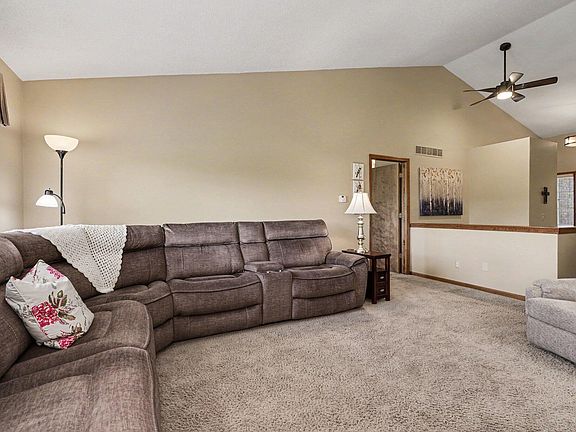 5th image of 22280 Quail Run Cir Unit 2
