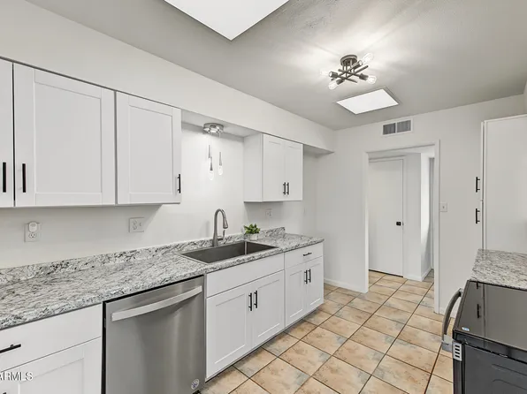 12214 N AUGUSTA Drive, Sun City, AZ 85351