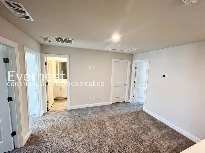 4522 Skywood Ln — Photo 5