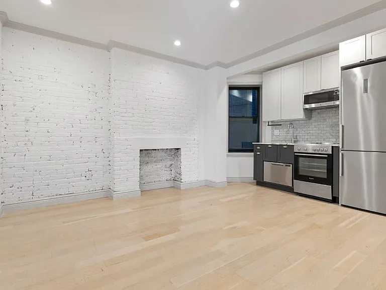 47 Clinton St #6 — Photo 1
