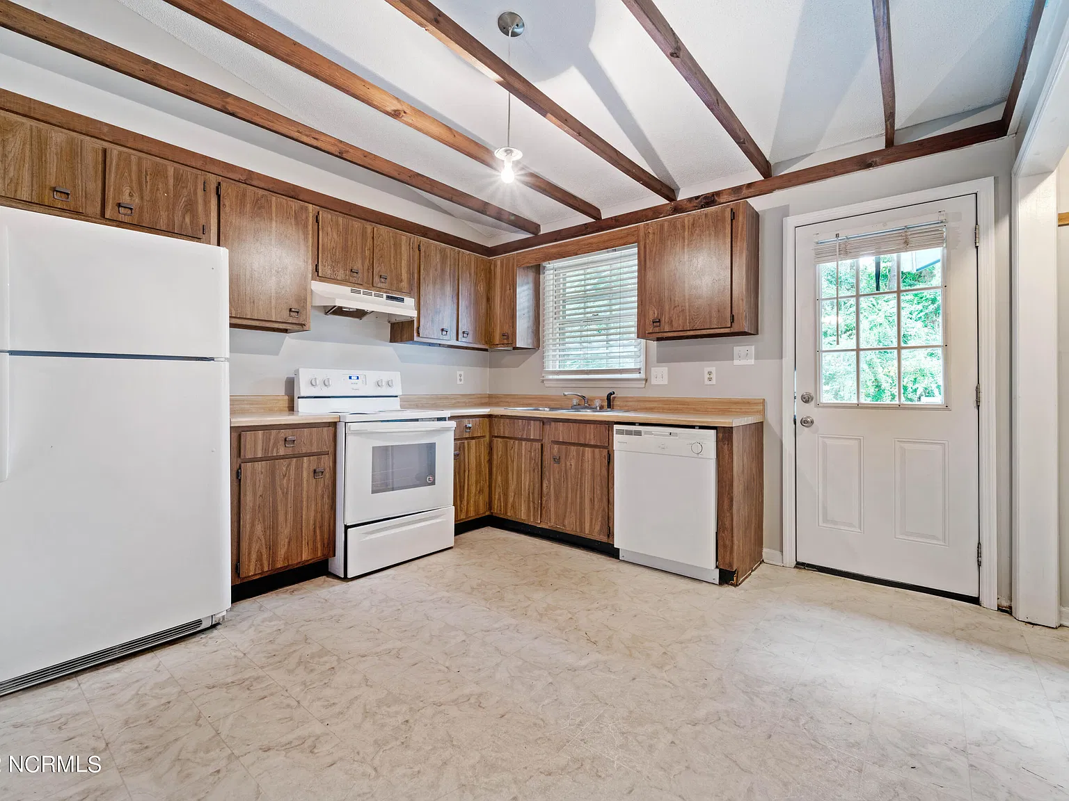 2 bed, 2.0 bath, 1188 sqft, $1,095 — Photo 4