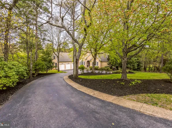 32 Milford Dr, Marlton, NJ 08053