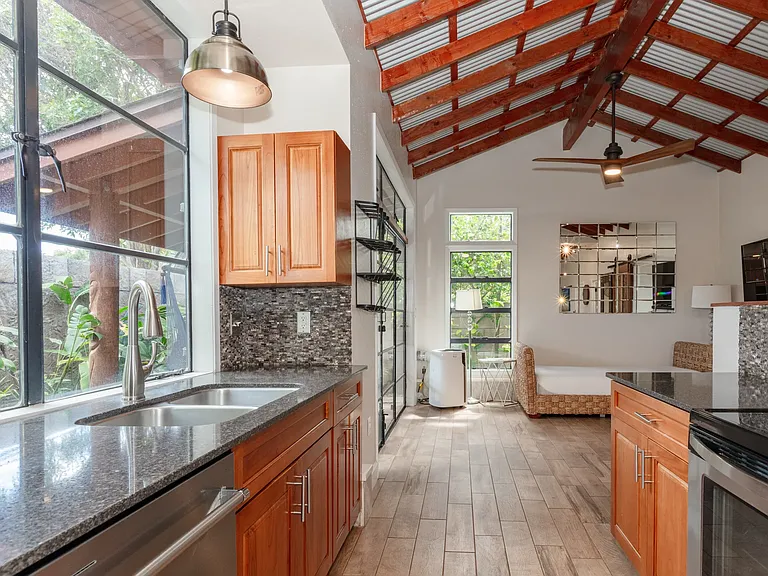 308 Awakea Rd — Photo 32