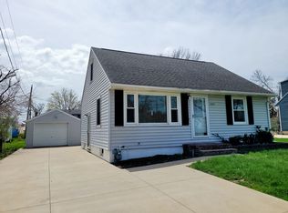 1009 33rd St NE, Cedar Rapids, IA 52402