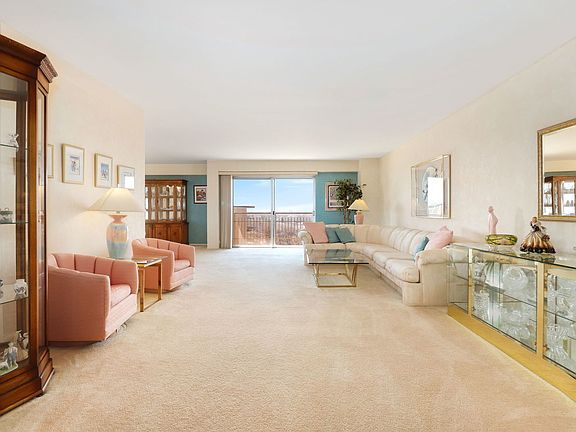 3rd image of 7033 N Kedzie Ave APT 1201