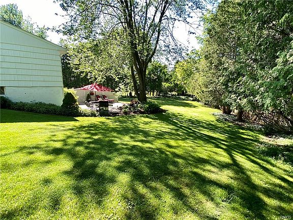 5th image of 104 Windsor Dr