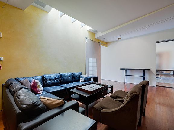 3rd image of 580 Howard St Penthouse 504