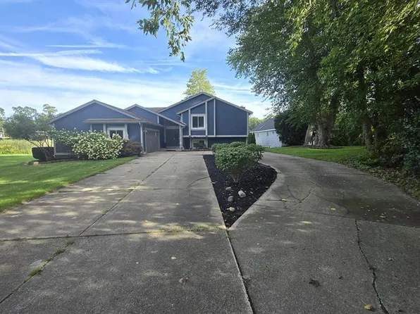 9526 Montgold Ave, White Lake, MI 48386