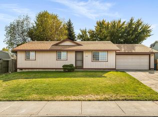 3128 SW Reindeer Ave, Redmond, OR 97756