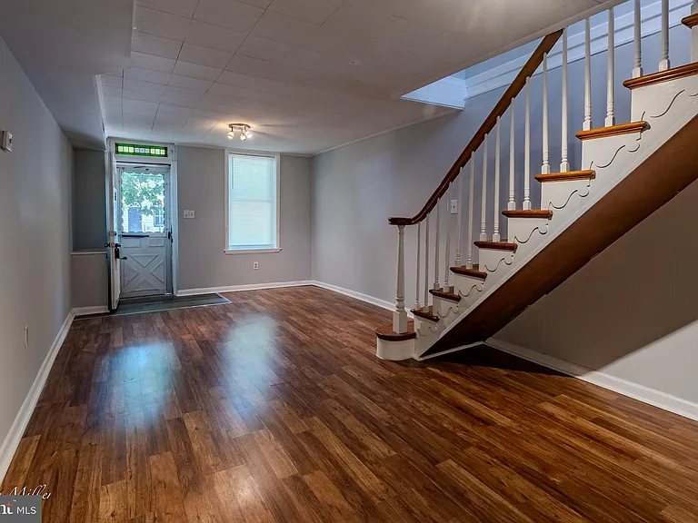 608 S Milton Ave — Photo 3