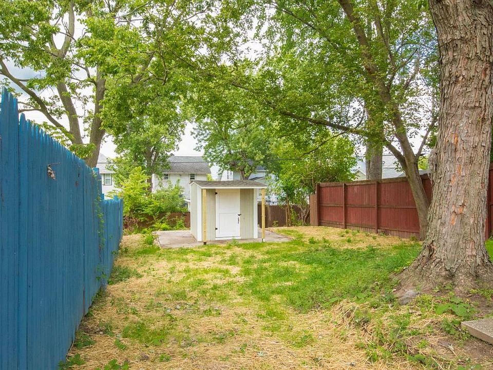 1st image of 219 Pleasant Ave