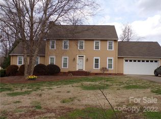 2440 Birdie Ln NE, Conover, NC 28613