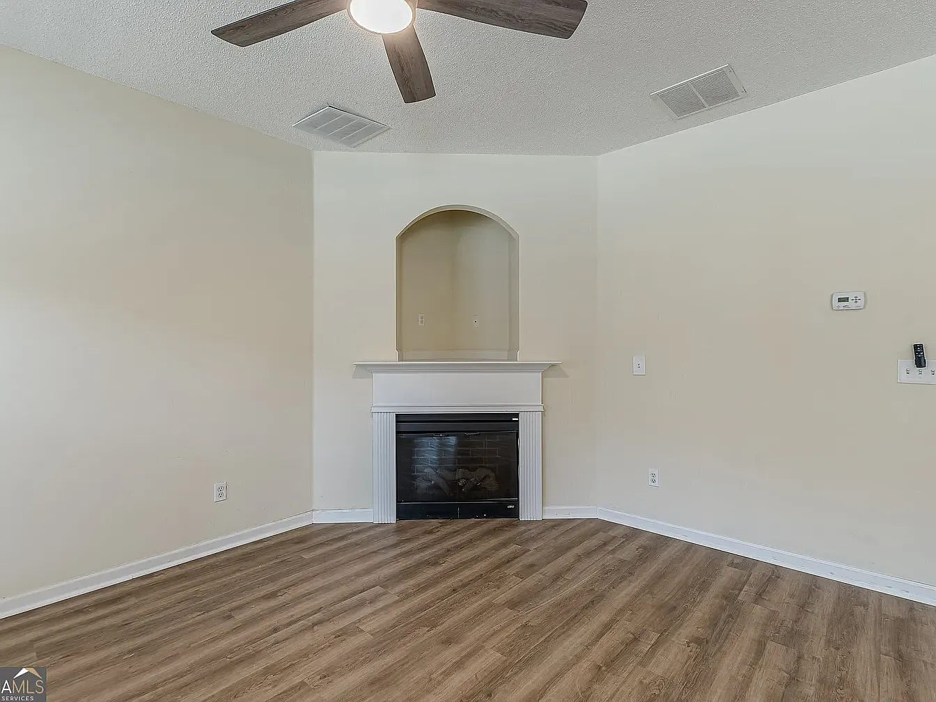 3 bed, 1566 sqft, $1,850 — Photo 3