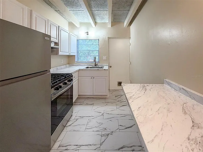 219 NW 3rd Ave #B — Photo 6