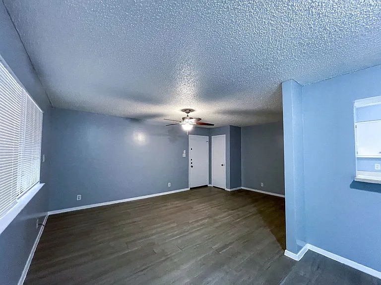 8907 Parkfield Dr — Photo 7