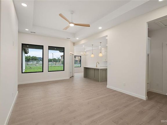 4th image of 2821 N Alyna Ave