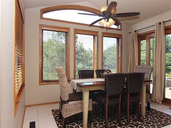 5th image of 2922 Wellington Dr