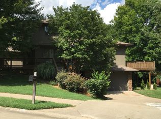 101 Holly Ridge Ln, Columbia, MO 65203